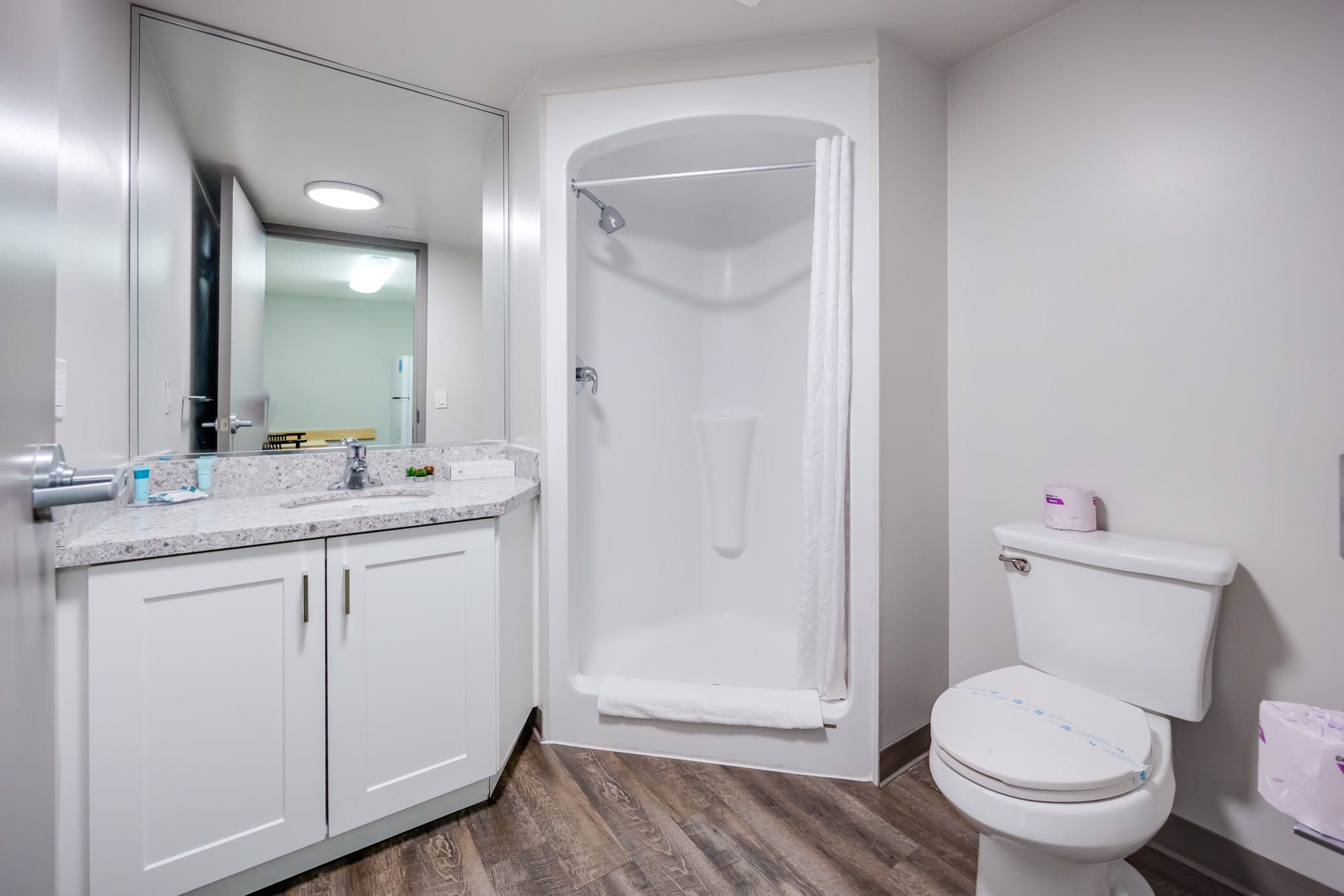 Washroom (Amenities not Included) - Davis