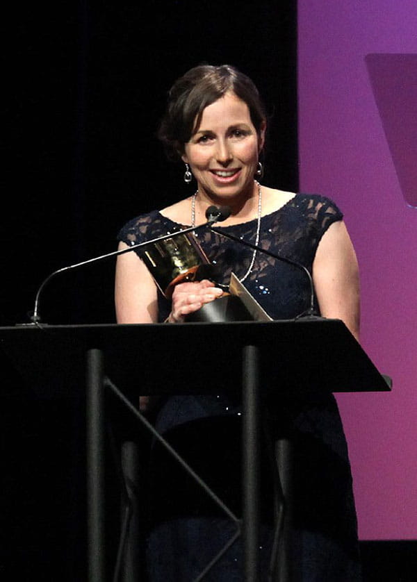 Allison Rutland accepting an Annie Award
