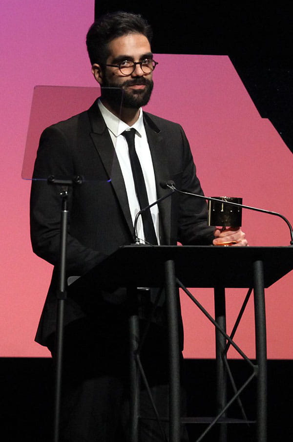 Taha Neyestani accepting an Annie Award