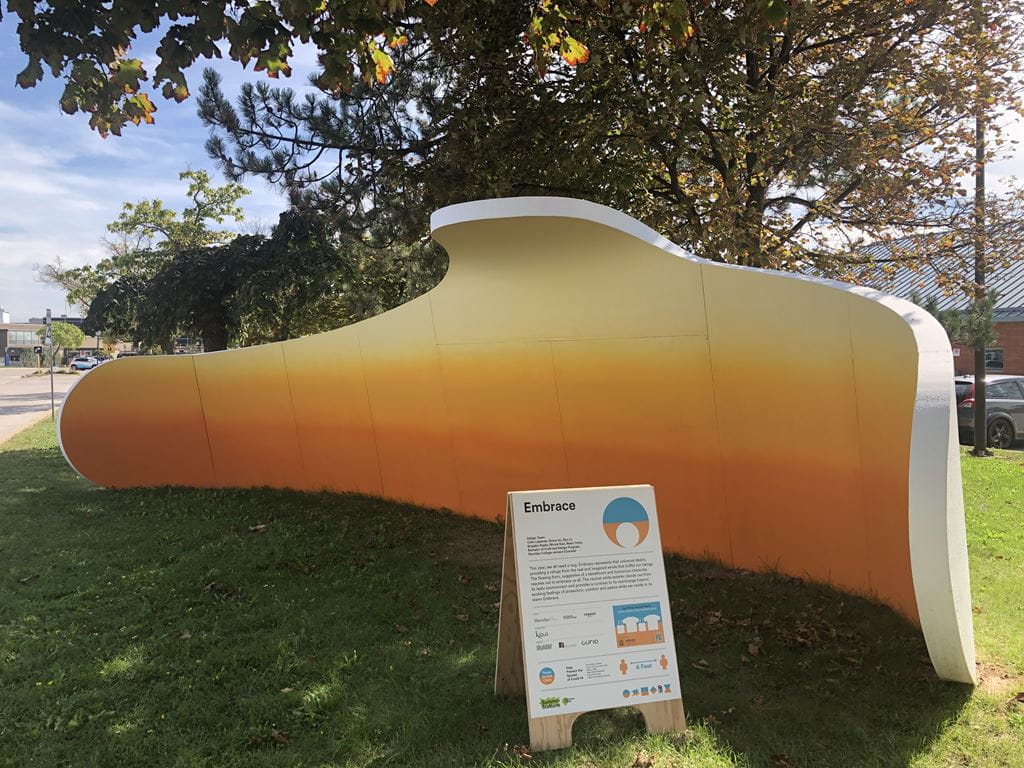 embrace-sculpture