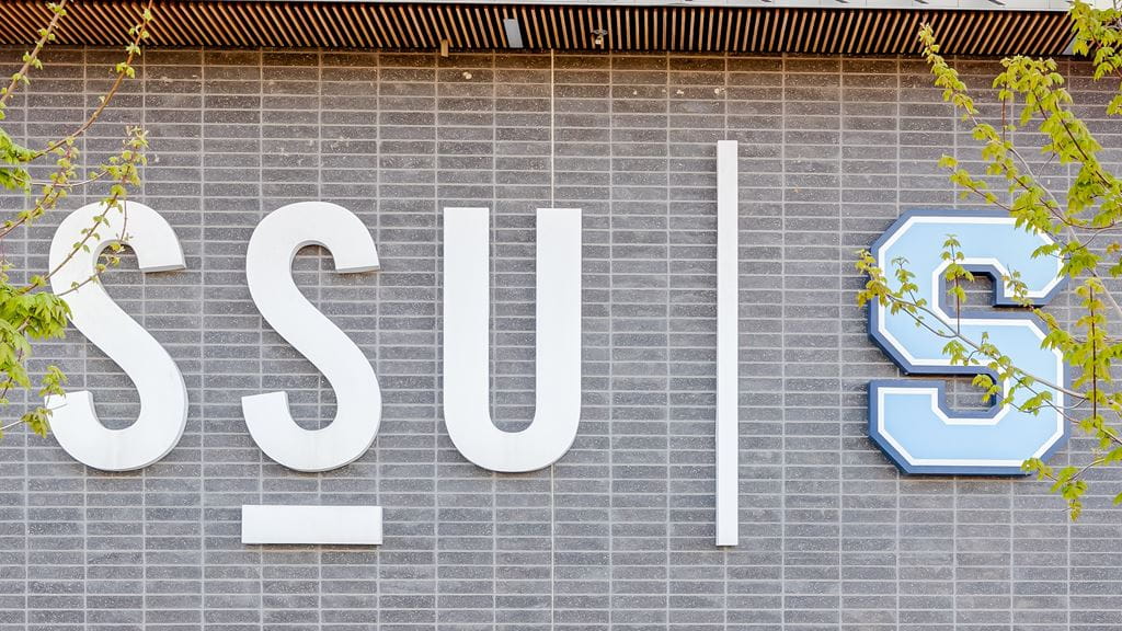 The SSU | S logo on the outside wall of a campus building.