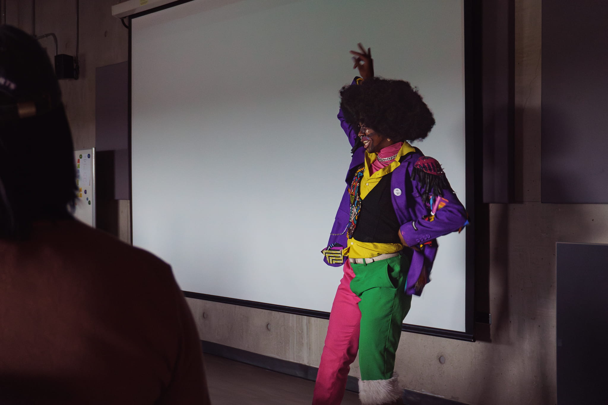 Manny Dingo performing "No Stress" by Laurent Wolf