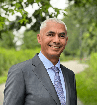 Muthana Zouri headshot