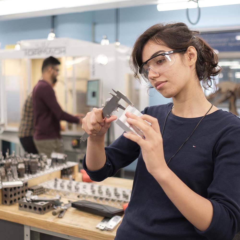 Student working in Centre for Advanced Manufacturing and Design Technologies (CAMDT) lab